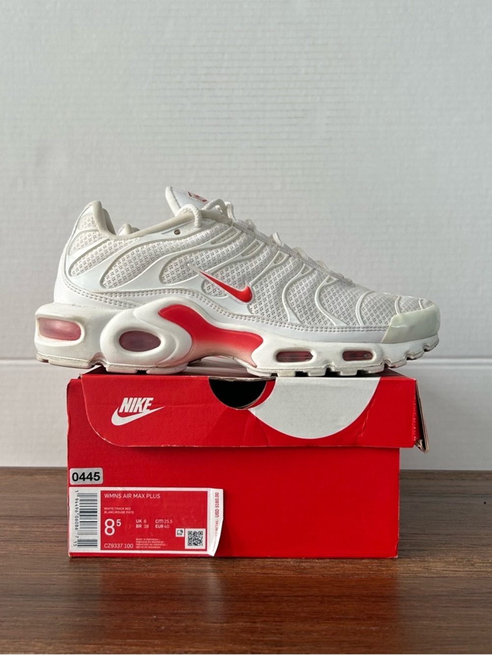 Nike Air Max Plus TN White Red Sneakers Women’s Size 8.5